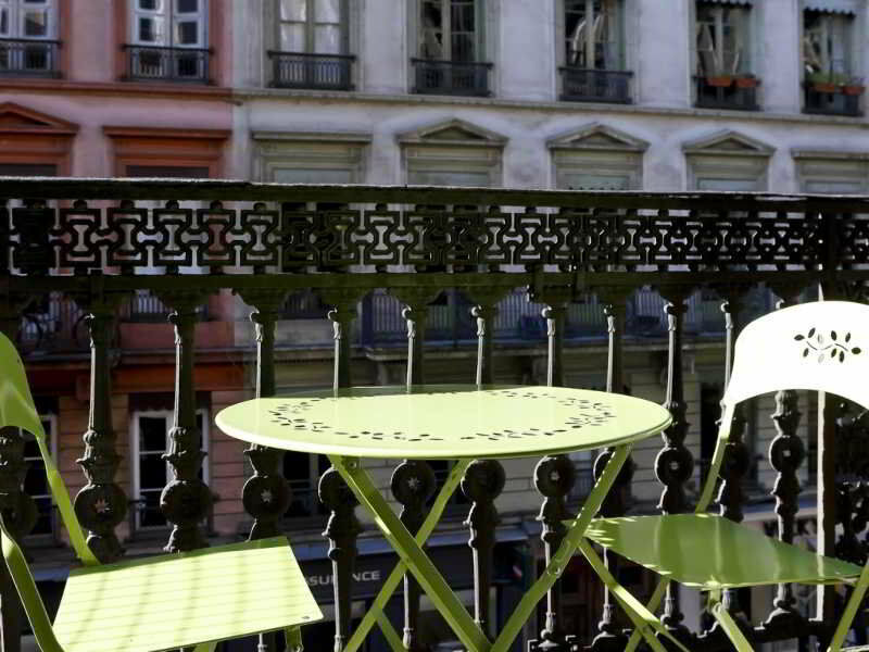 Hotel Du Dauphin Lyon Exterior photo